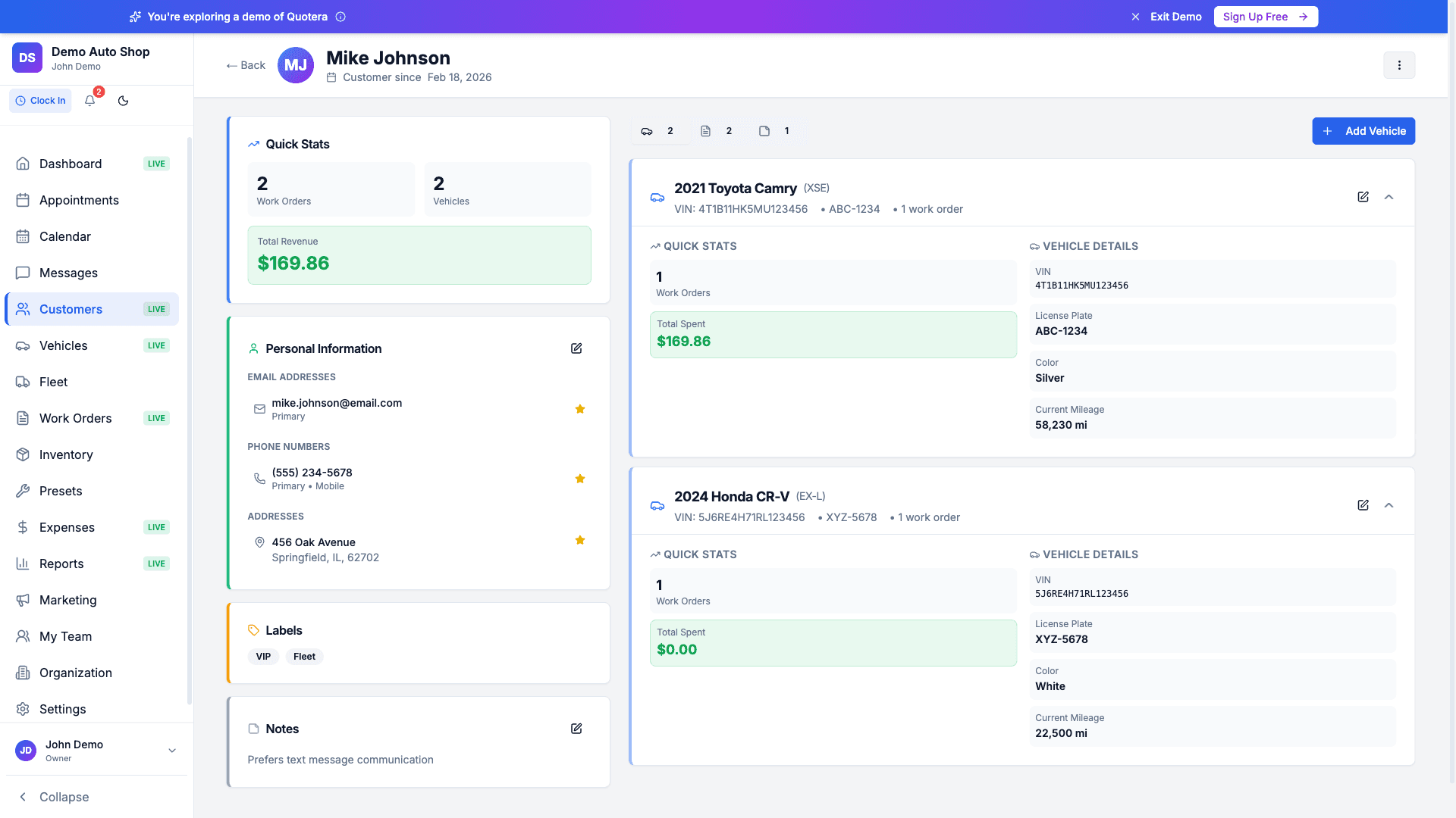 A customer profile listing their vehicles with VIN, plate, color, and mileage